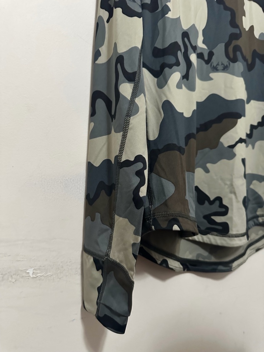 KUIU Gila Camo Performance Top Women’s Size Small Green & Black - Picture 6 of 15